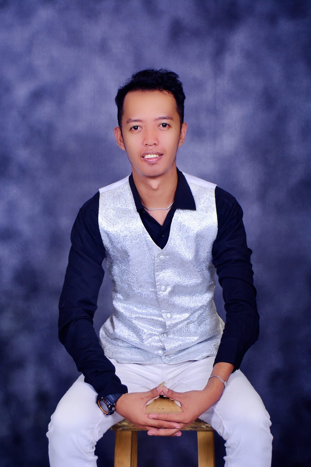 ADE WAHYUDI